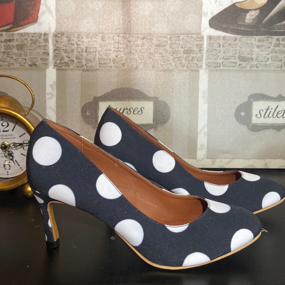 Black and White Polka dot Heels NWOT